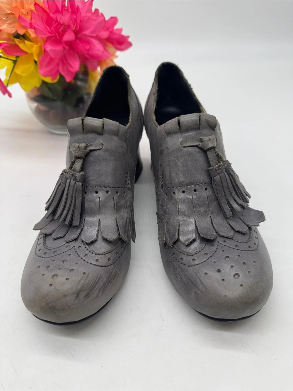Born Gray Tassel Brogue Low Block Heels Size 8.5 MCH10109G
